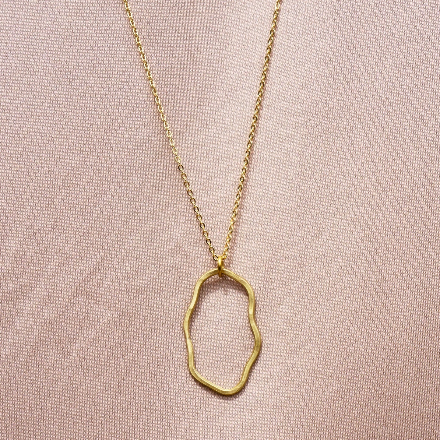 FreeForm Outlien Necklace - Peerless Charm