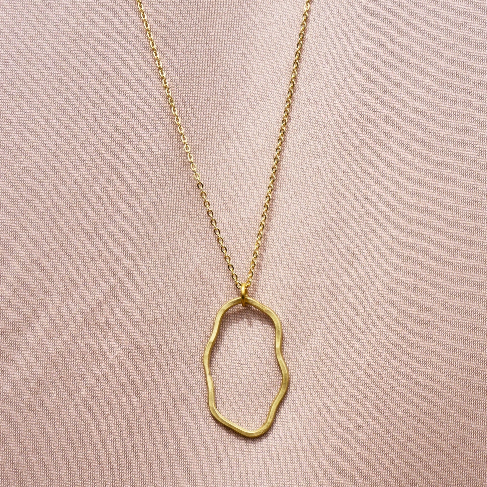 FreeForm Outlien Necklace - Peerless Charm