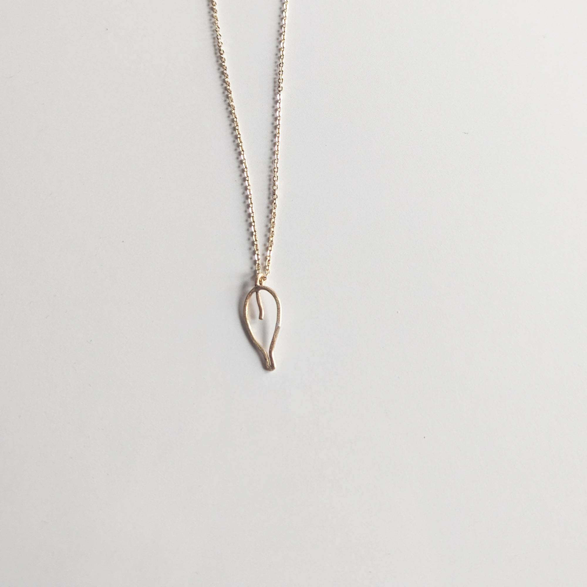 Dainty Leaf Necklace